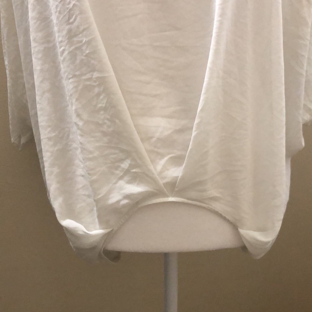 Fora - White Flowy Top - Picture 2 of 6